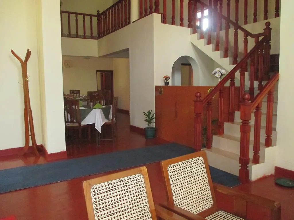 Alfred Colonial Bungalow & Spice Garden Kobbekaduwa Holiday home